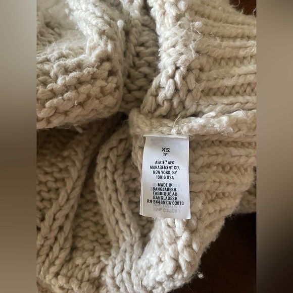 Aerie Cream and Beige Crewneck Knit Sweater Size XS - Picture 4 of 4